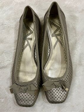 🩶 Anne Klein - Taupe/Silver Ballet Flats with Bow
